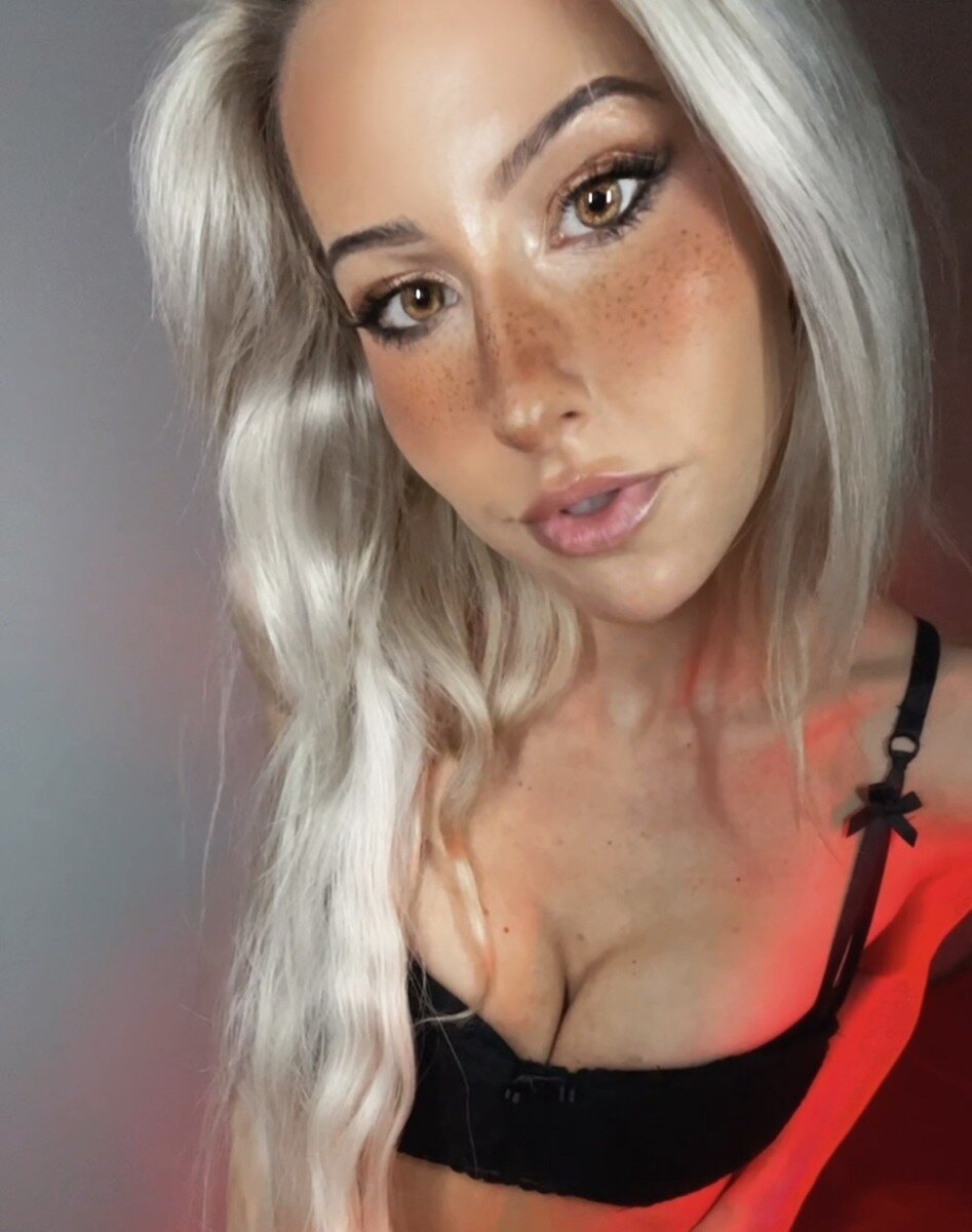 Navilynn (@navilynn), OnlyFans creator