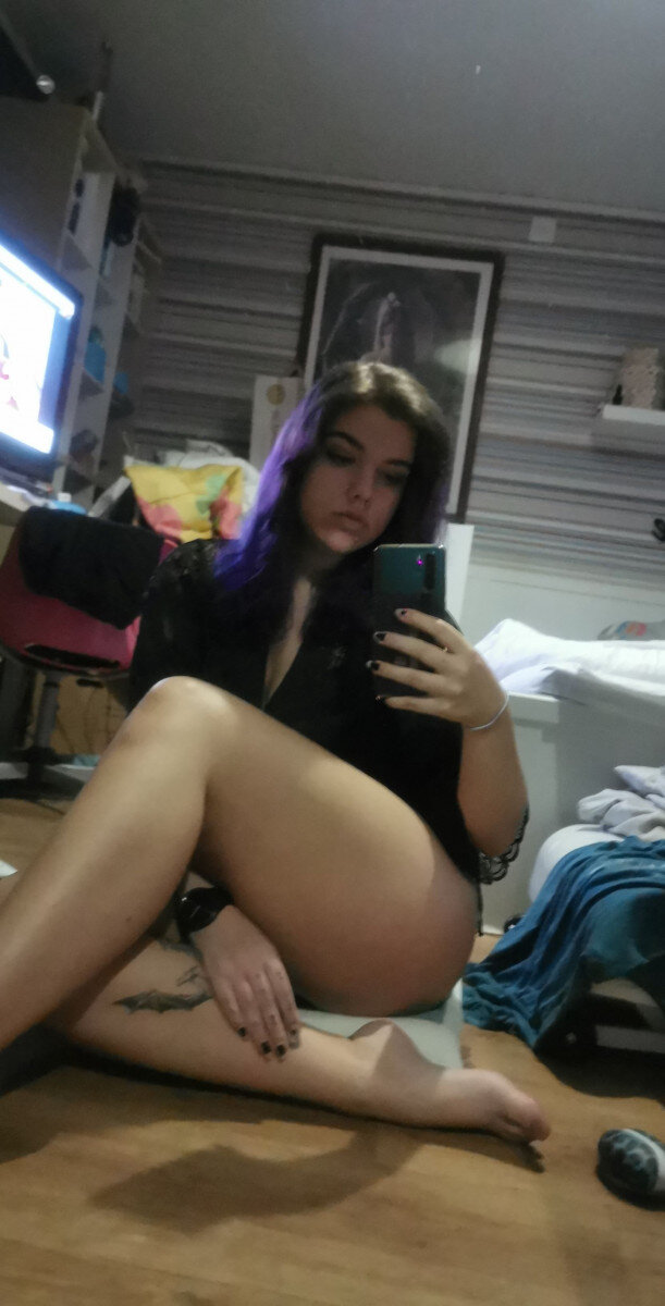 Neatheone (@neatheone), OnlyFans creator