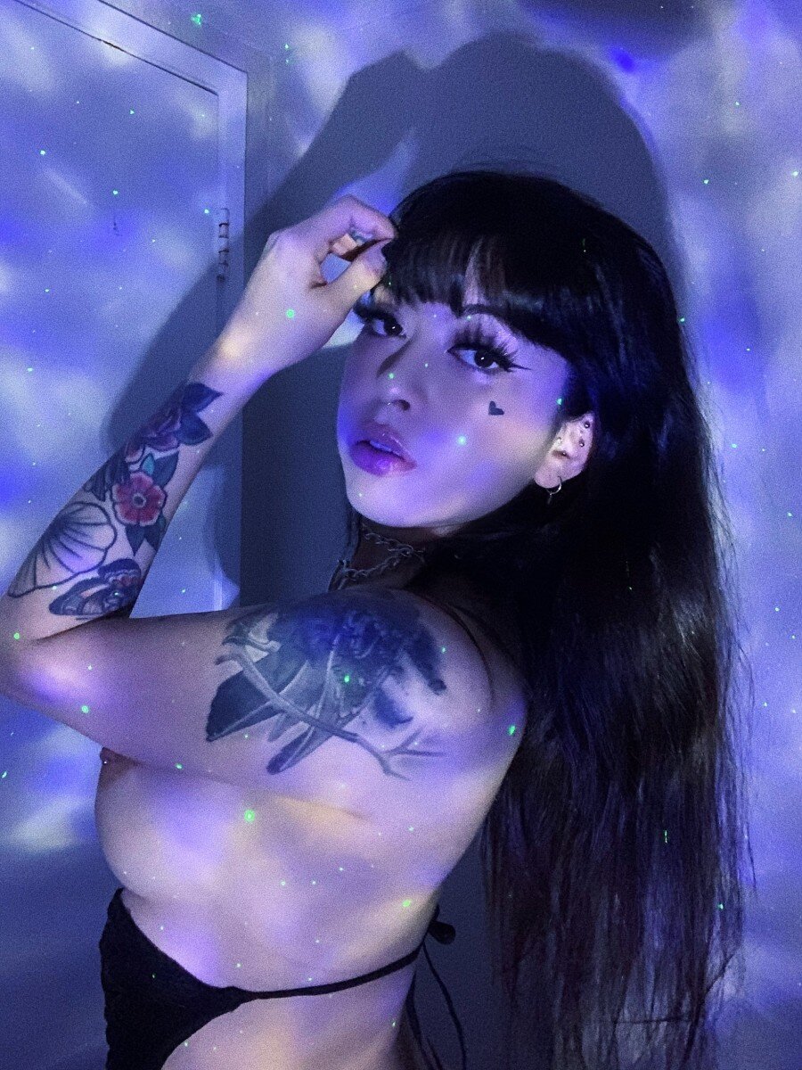 Neoma (@neoma), OnlyFans creator