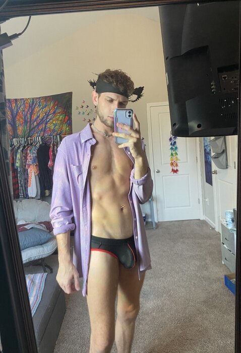 Neonhippie11 (@neonhippie11), OnlyFans creator