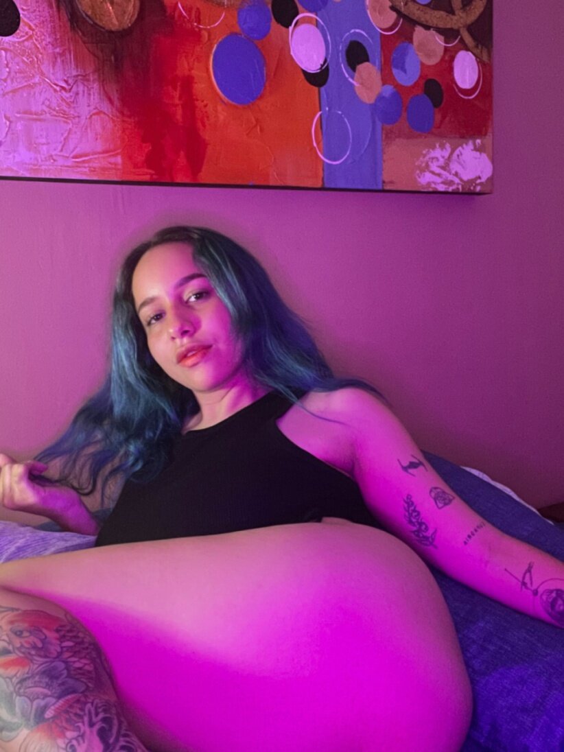 Neonpadmeee (@neonpadmeee), OnlyFans creator