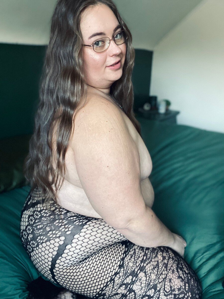 Nerdypeachess (@nerdypeachess), OnlyFans creator