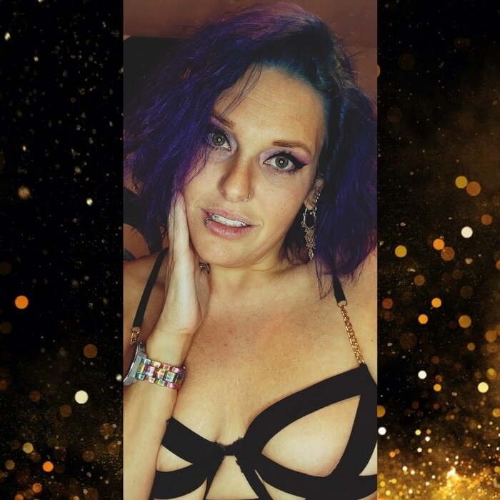 free (@nerdyrockerchick), OnlyFans creator
