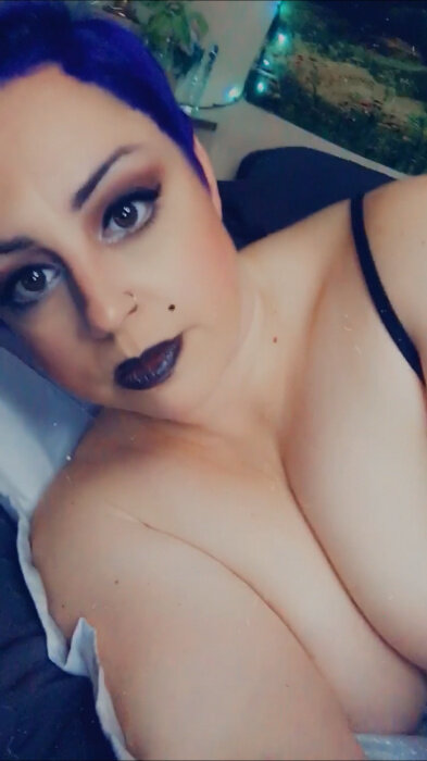 Nerdyvixen888 (@nerdyvixen888), OnlyFans creator