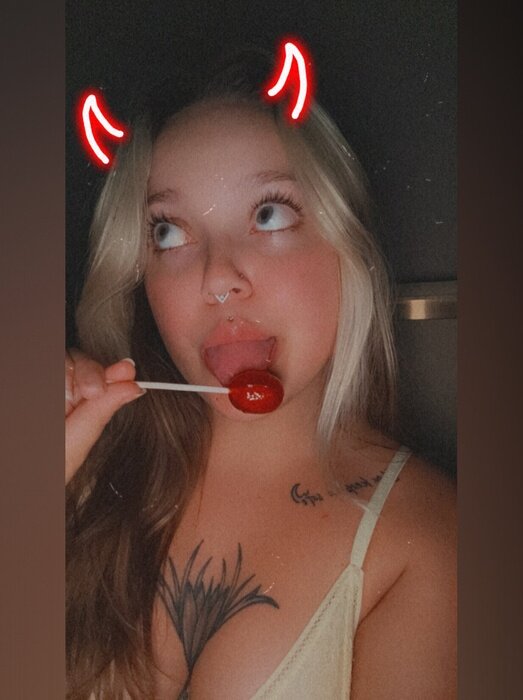 Nevaehadamsofficial (@nevaehadamsofficial), OnlyFans creator