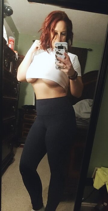 Nhhotwife1 (@nhhotwife1), OnlyFans creator