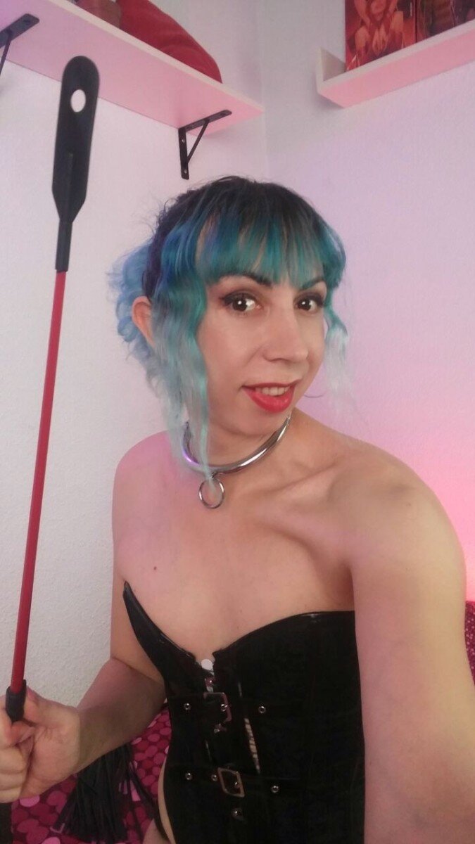 Nia (@nia_fox), OnlyFans creator