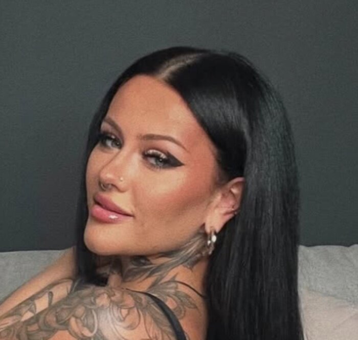 Niamhvelvetvip (@niamhvelvetvip), OnlyFans creator