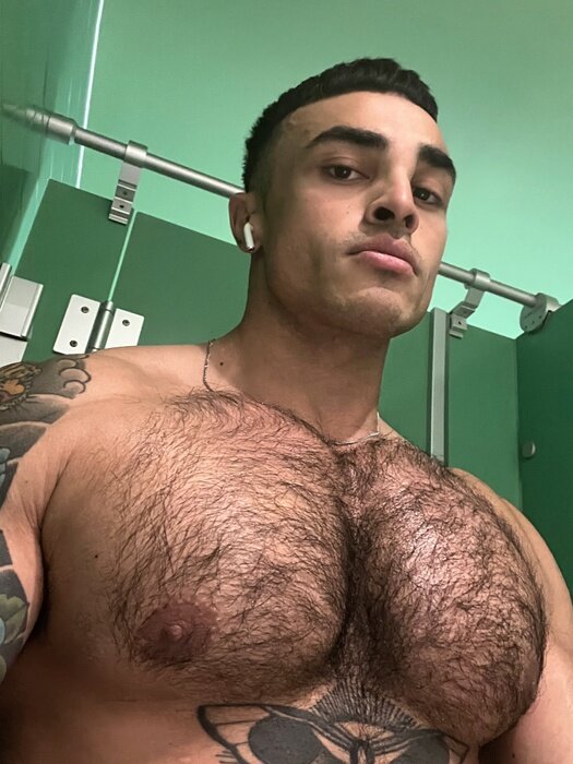 Nickbutlerx (@nickbutlerx), OnlyFans creator
