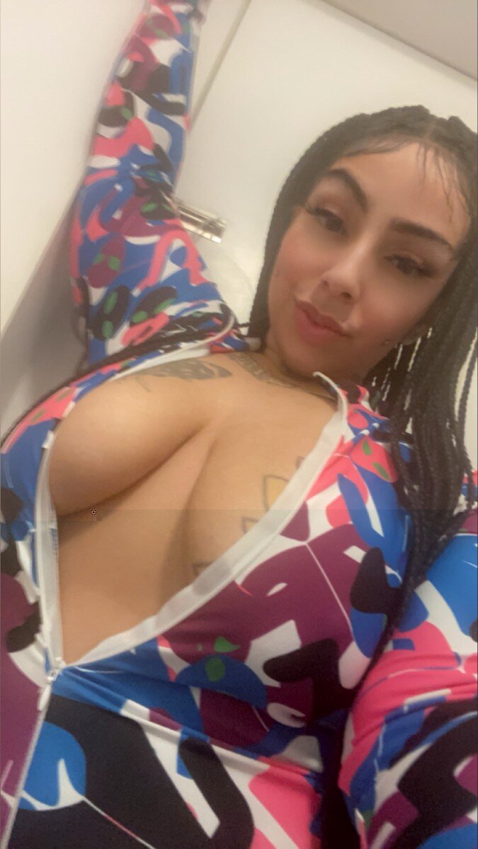 Nickybabyhastatz (@nickybabyhastatz), OnlyFans creator