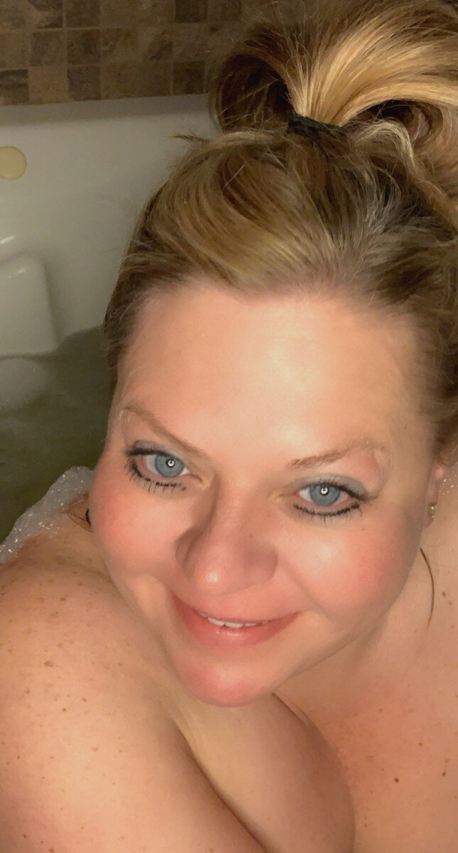 Nicolehotwife (@nicole_hotwife), OnlyFans creator