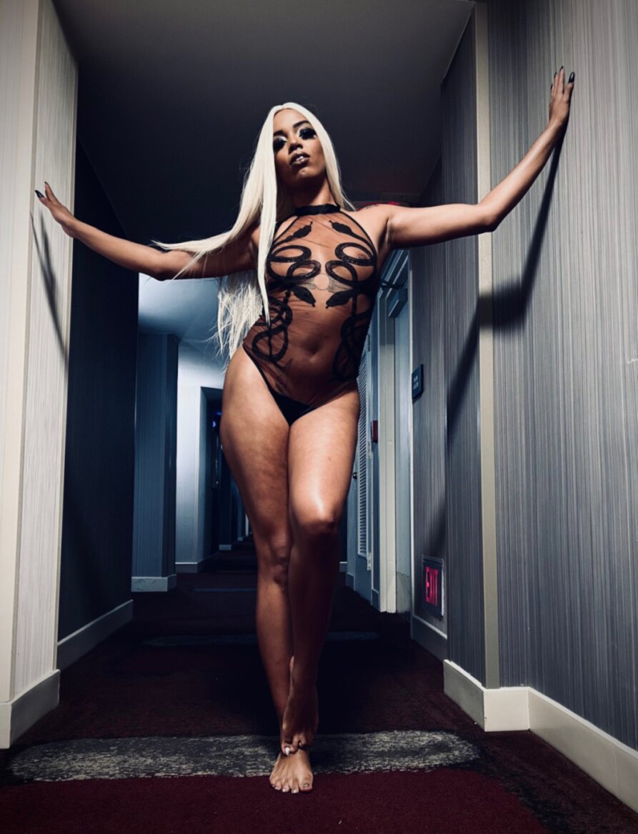 Nijemonroe (@nijemonroe), OnlyFans creator