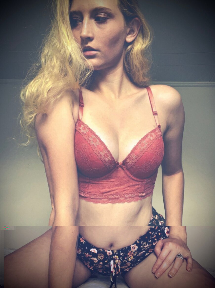 Nikkihoney420free (@nikki_honey_420_free), OnlyFans creator