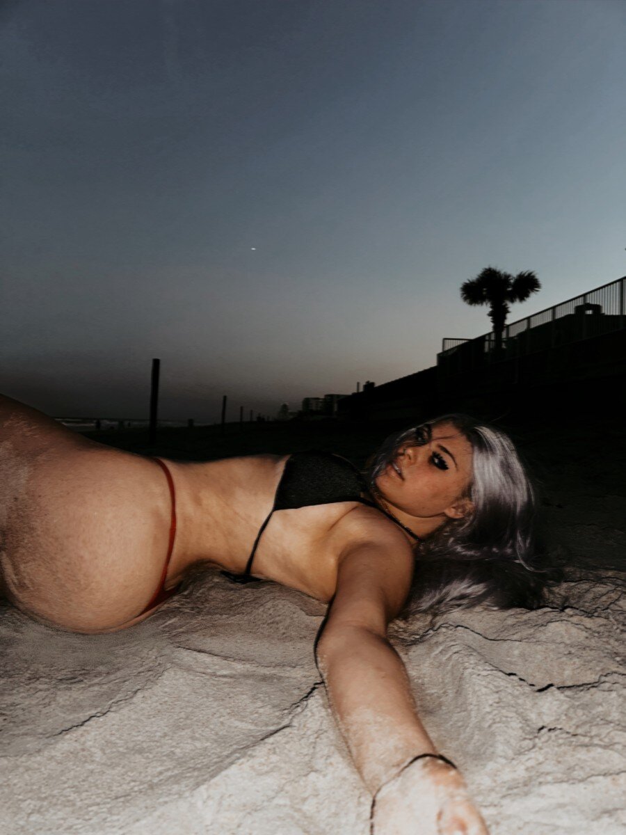 Nikkiknoch (@nikkiknoch), OnlyFans creator