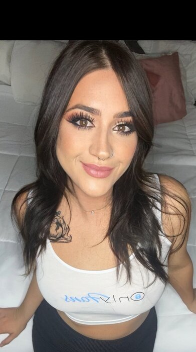 Nikkikolexxx (@nikkikolexxx), OnlyFans creator