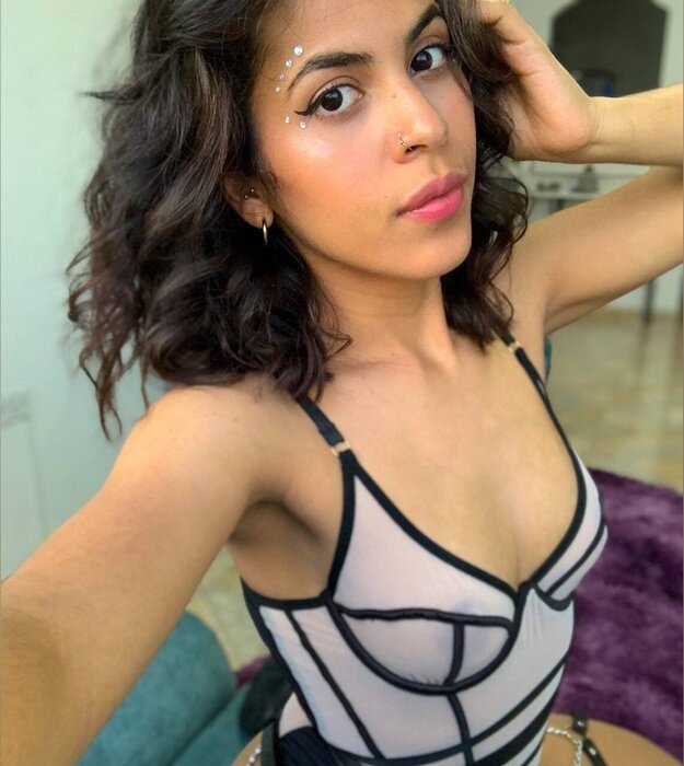 Nikki (@nikkinicoll), OnlyFans creator