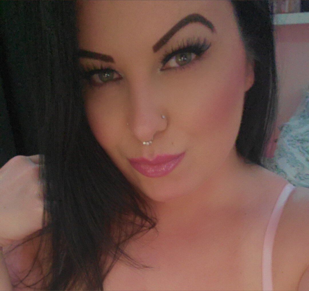 Nikkiskye69 (@nikkiskye69), OnlyFans creator