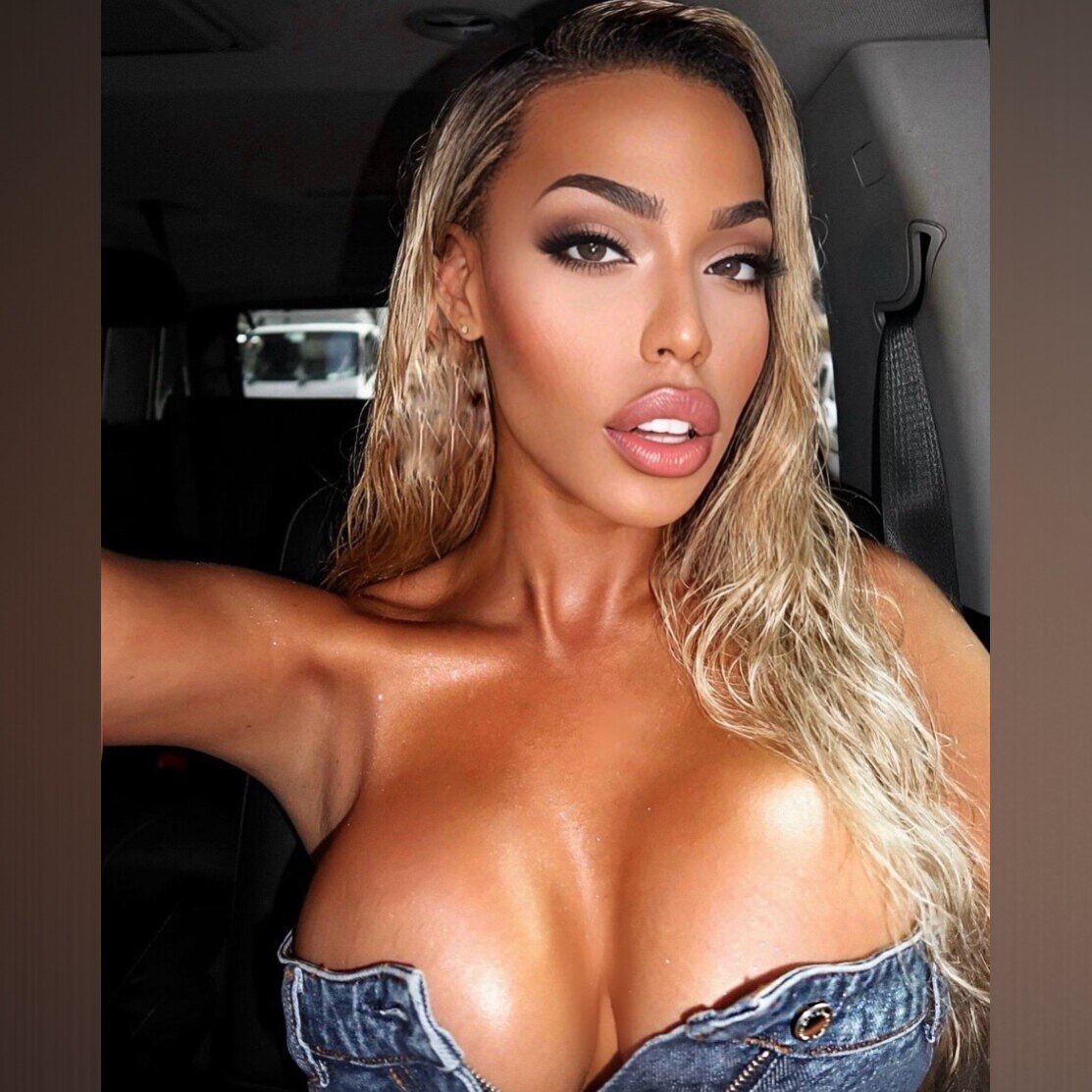 Nikoletas2hot (@nikoletas2hot), OnlyFans creator