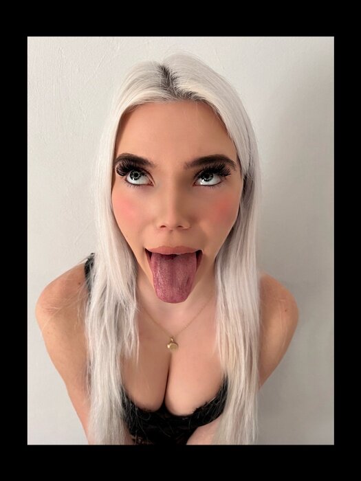 Ninanova (@nina_nova), OnlyFans creator