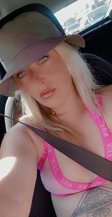 Ninakitana (@ninakitana), OnlyFans creator