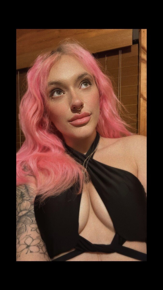 Nivyplaysfree (@nivyplaysfree), OnlyFans creator