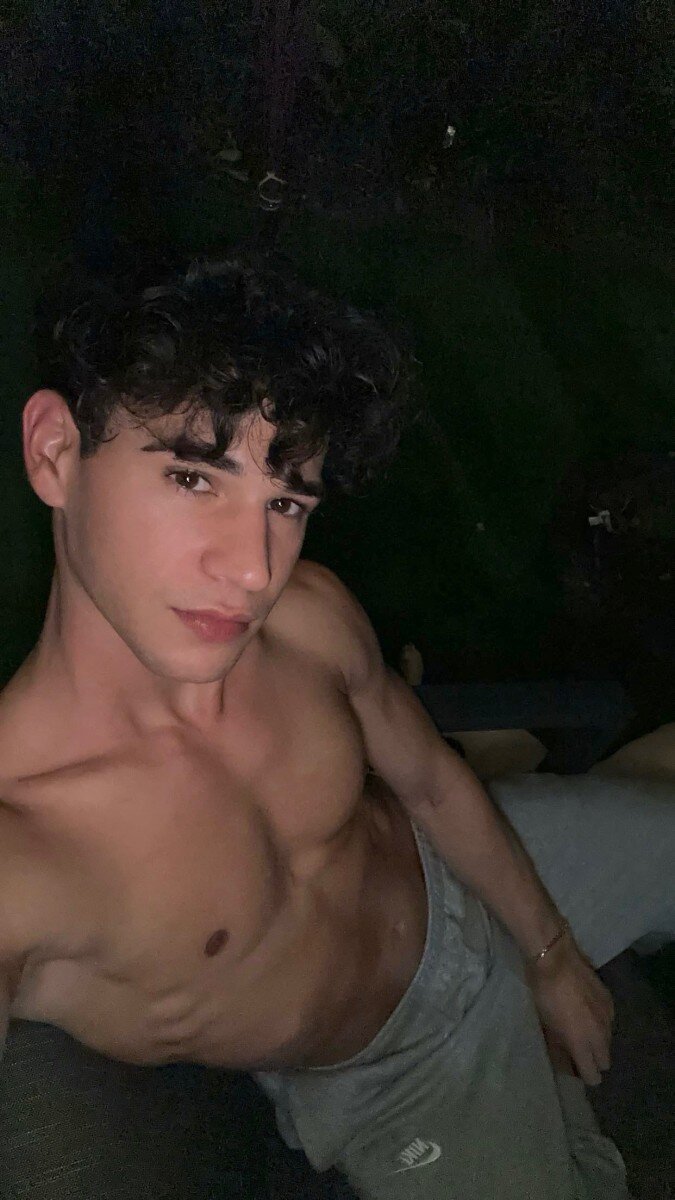 Noahmonroe (@noahmonroe), OnlyFans creator