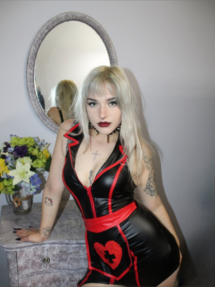 Noemiloverxo (@noemiloverxo), OnlyFans creator