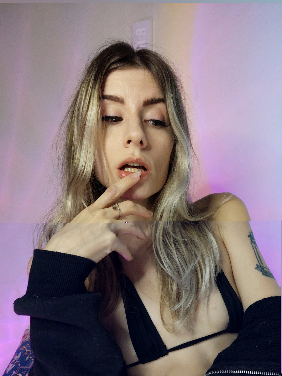 EMMA (@nomadfucks), OnlyFans creator