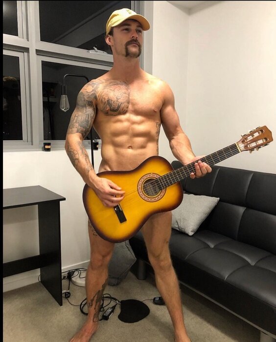 Nosdaddy (@nos-daddy), OnlyFans creator