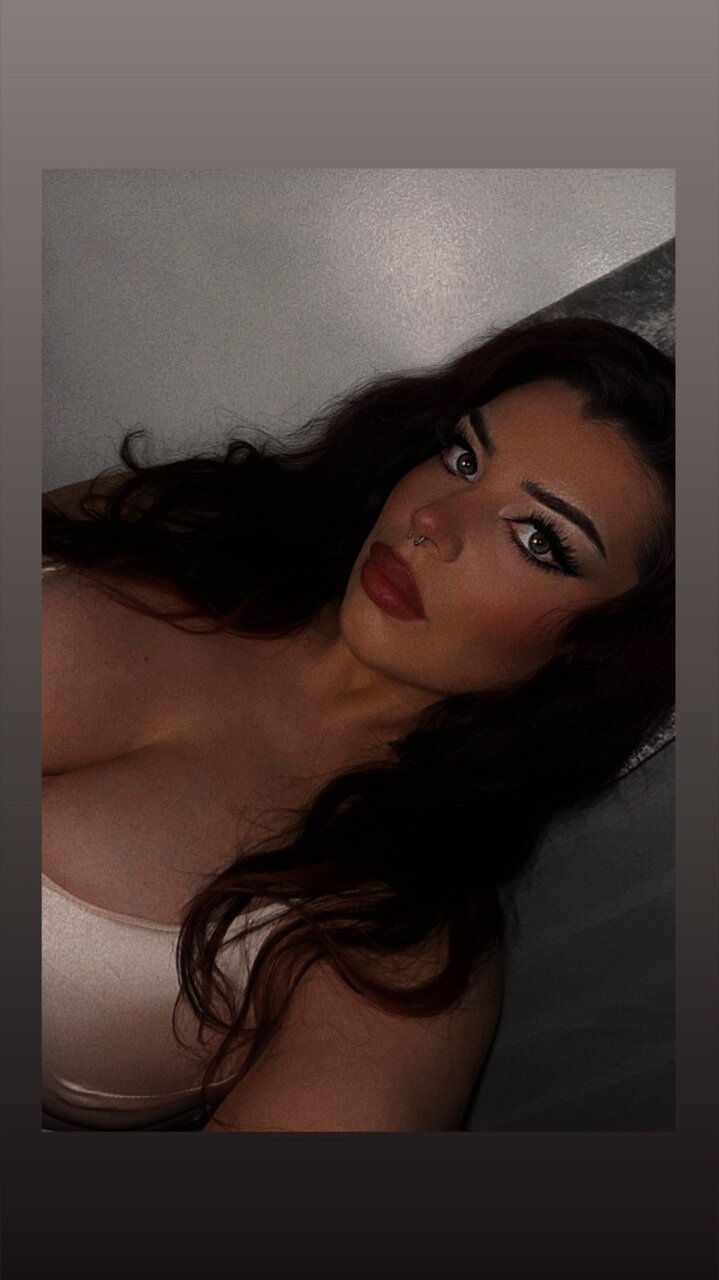 Notnineteenforever (@notnineteenforever), OnlyFans creator