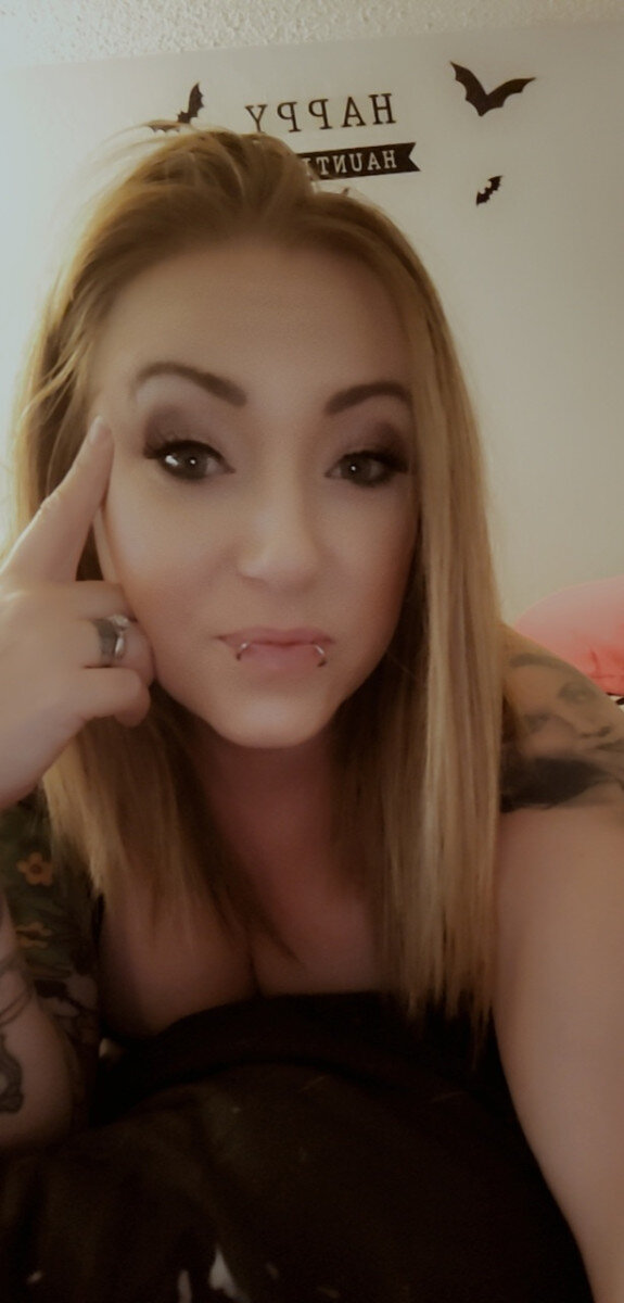 Notoriouskearsten (@notoriouskearsten), OnlyFans creator