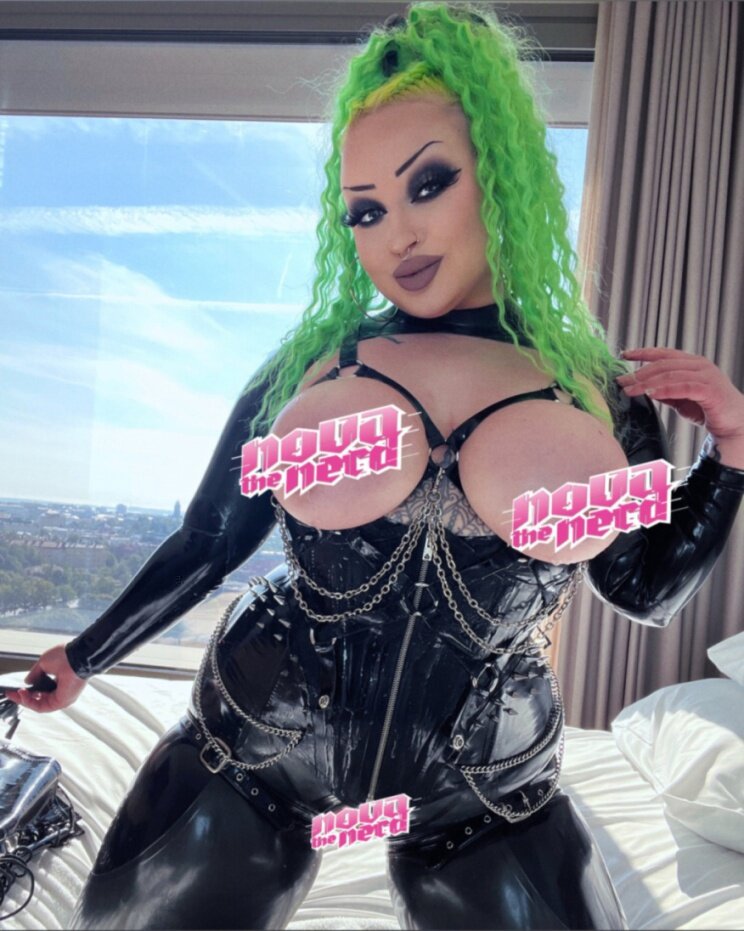 Novathenerd (@novathenerd), OnlyFans creator
