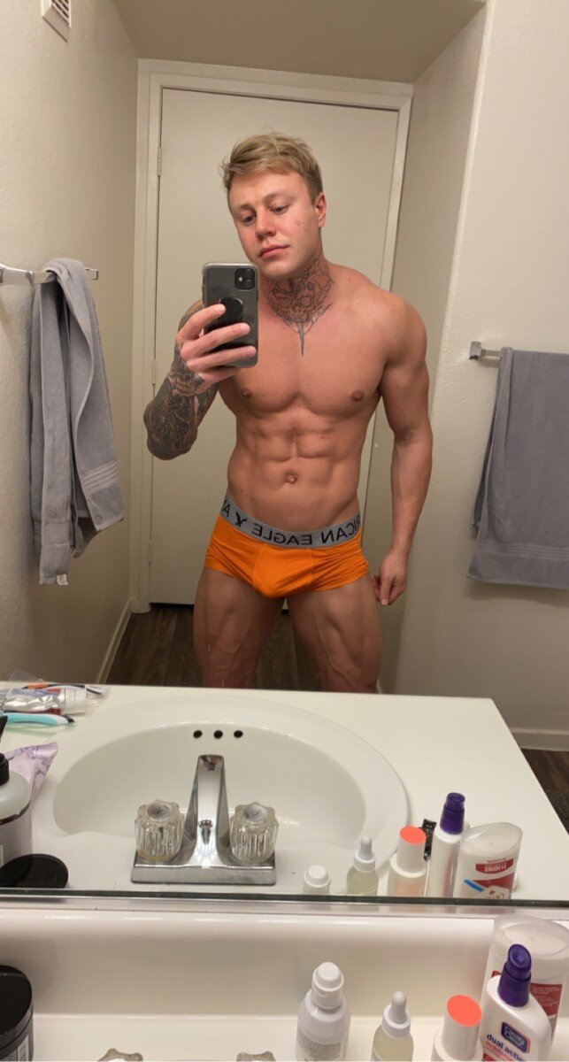 Nsfwzero93 (@nsfwzero93), OnlyFans creator