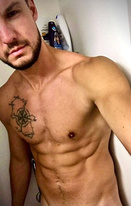 Nudeworldrover (@nudeworldrover), OnlyFans creator