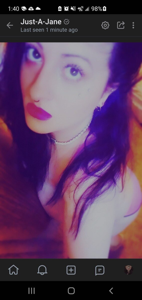 Nuttygirl842 (@nuttygirl842), OnlyFans creator