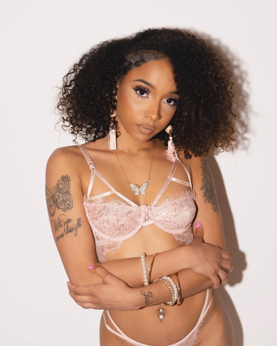 Nyaswrld (@nyaswrld), OnlyFans creator