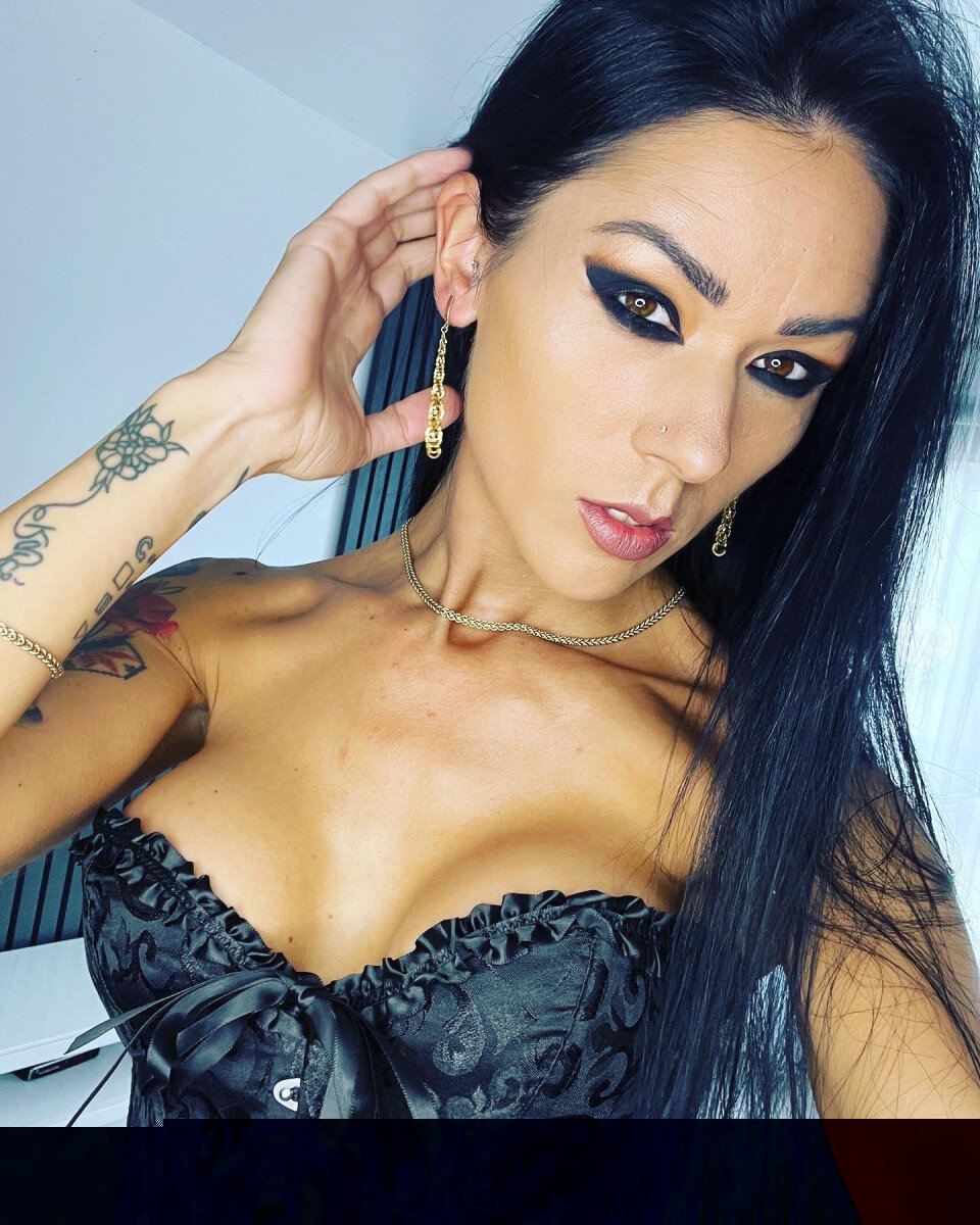 Oana (@oanareels), OnlyFans creator