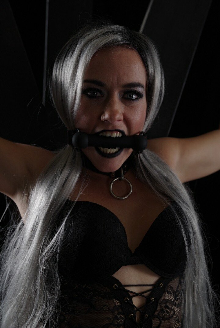 Obsidiangraves (@obsidiangraves), OnlyFans creator