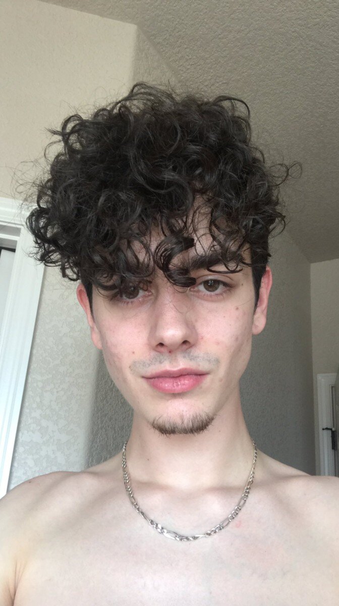 Olirhoades (@olirhoades), OnlyFans creator