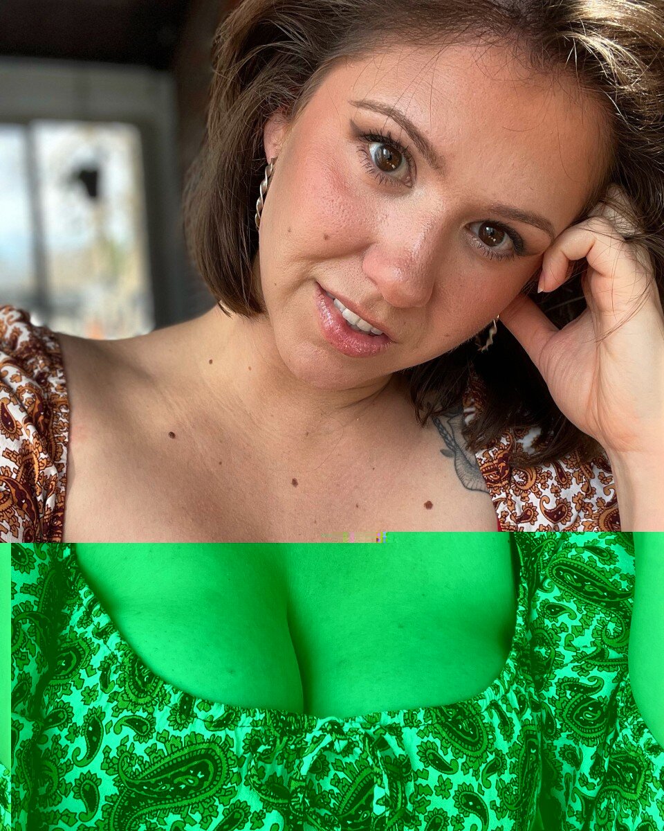 Oliveapple42 (@oliveapple42), OnlyFans creator