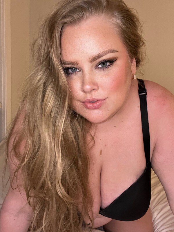 Olivemartinixxx (@olivemartinixxx), OnlyFans creator