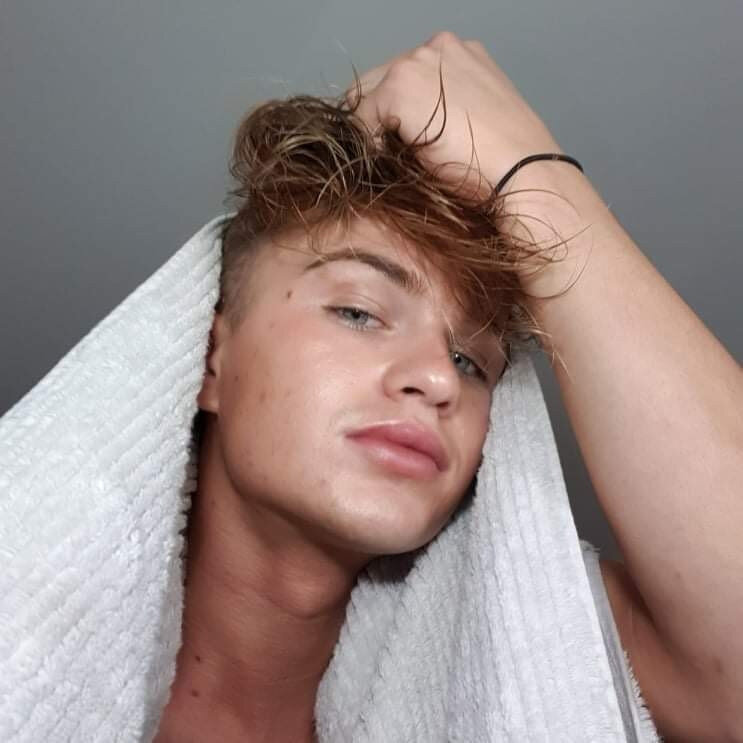 Olivermicahh (@olivermicahh), OnlyFans creator