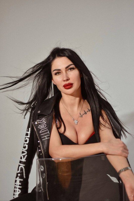 Olivipearl (@olivi_pearl), OnlyFans creator