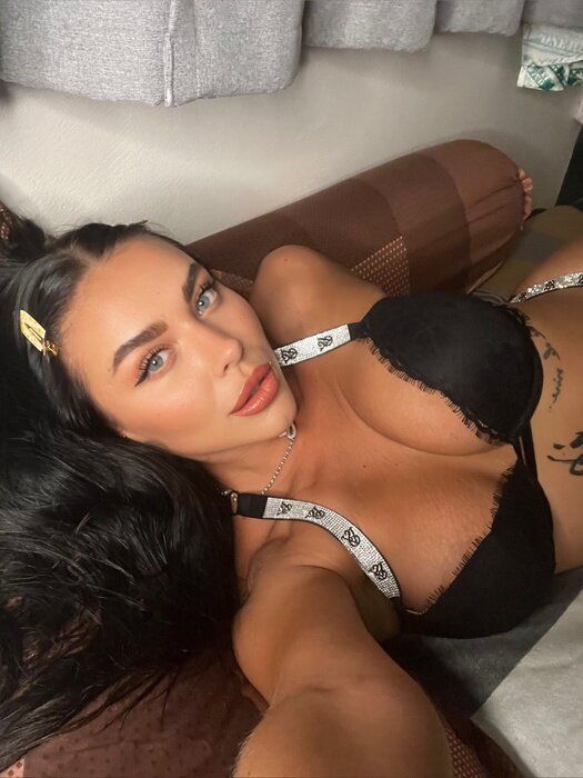 Oliviacoxx (@oliviacoxx), OnlyFans creator