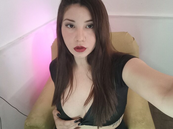 Olivia (@oliviashines), OnlyFans creator
