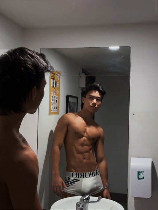 Ollieyanggg (@ollieyanggg), OnlyFans creator