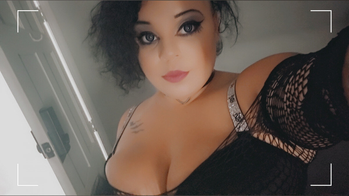 Onebeevee (@onebeevee), OnlyFans creator