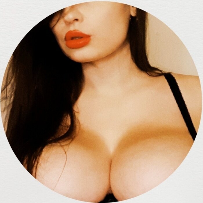Leah (@onlyfemmeundfortune), OnlyFans creator