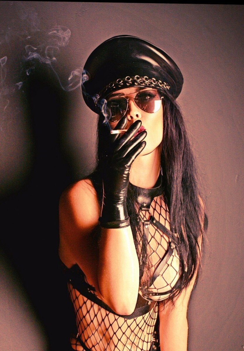 Onlygoddesshellfire (@onlygoddesshellfire), OnlyFans creator