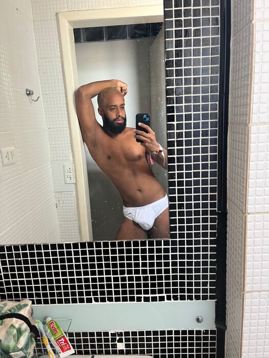 Onlykissing (@onlykissing), OnlyFans creator